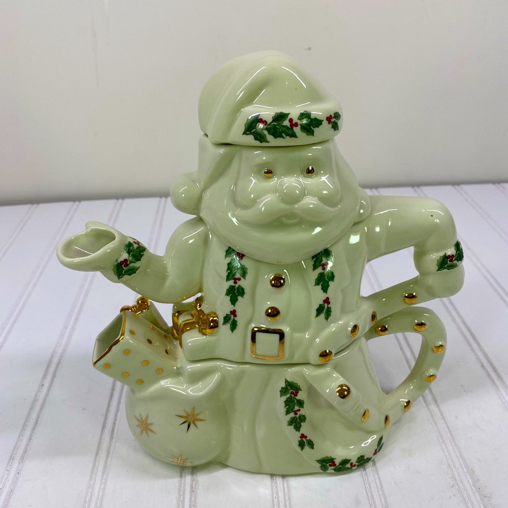 Madison & Max  cream Home Santa stacking teapot